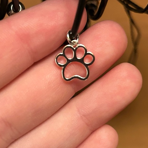 11 Bracelets, 8 charm, 3 metal bangles - Picture 10 of 11